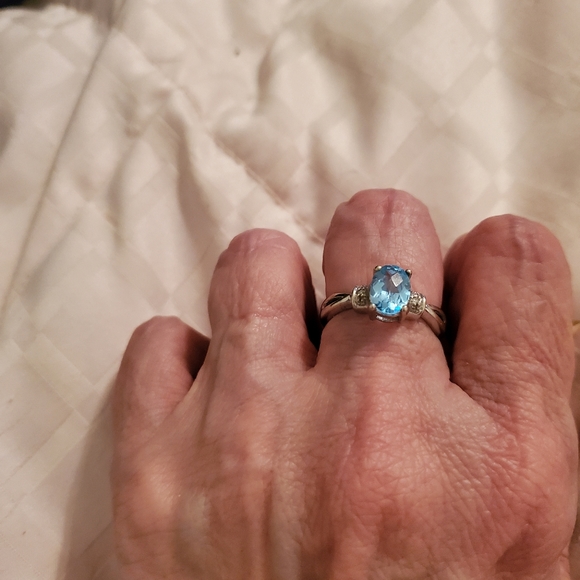 10k wg blue topaz/diamond ring - Picture 7 of 10